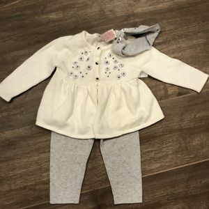 Baby girl legging and sweater set